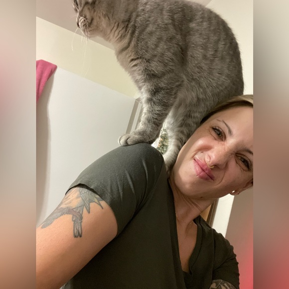 Meet your Posher, Sarah - Picture 1 of 1